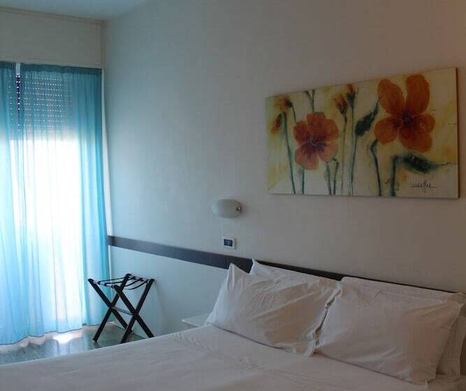 エコノミールーム, Universal