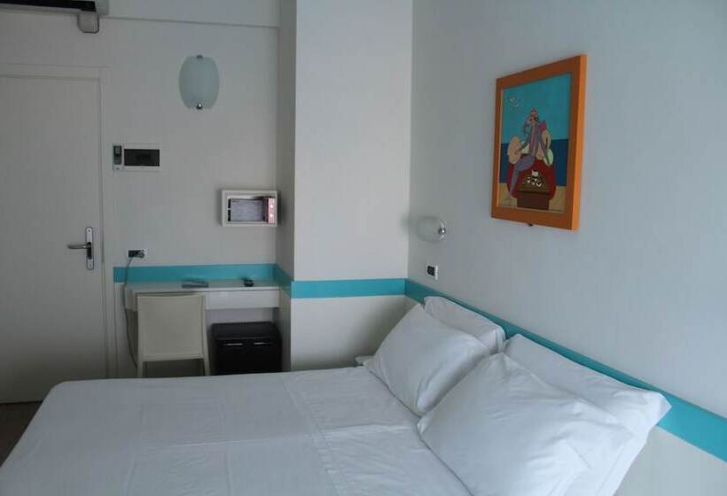 エコノミールーム, Universal