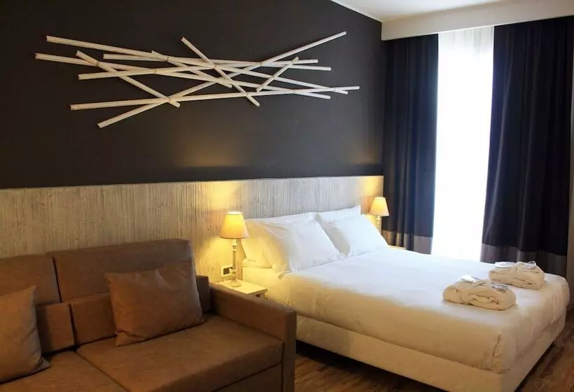 Suite, Universal