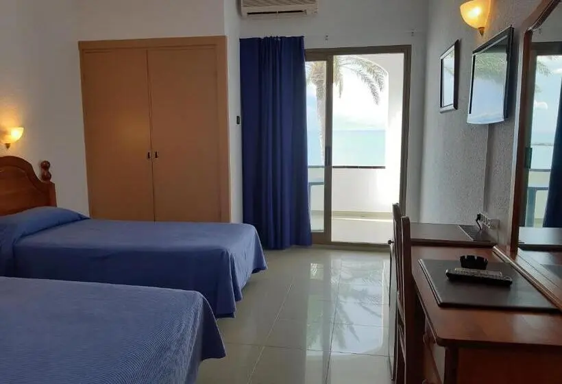 景色の見えるスタンダード４人部屋, Medplaya Hotel Vistamar Costa Dorada