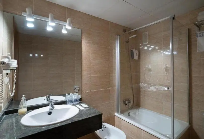 スタンダード４人部屋, Medplaya Hotel Vistamar Costa Dorada