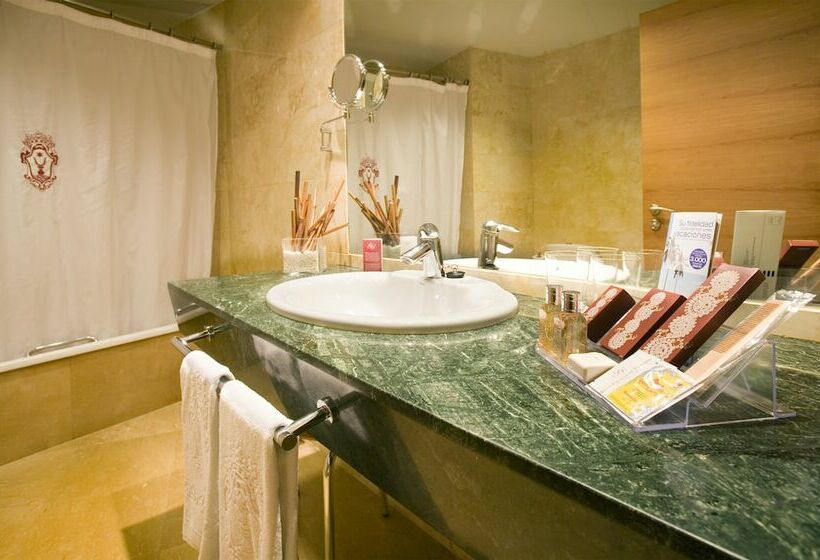 חדר סטנדרט לשלושה, Sercotel Palacio De Tudemir