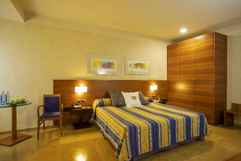 スタンダードトリプルルーム, Sercotel Palacio De Tudemir