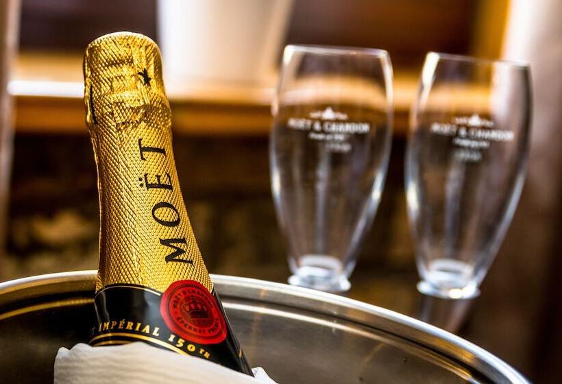 デラックスルーム, Washington Central Hotel And Sleepwell Inn