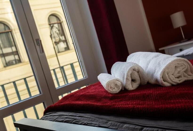 3 Bett Standardzimmer Balkon, Valguarnera Suite