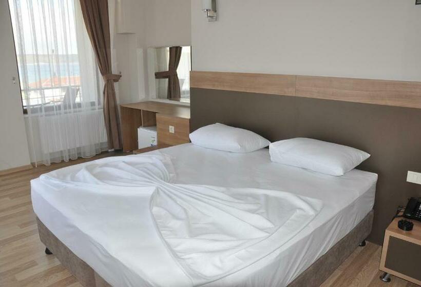 غرفة ديلوكس, Longoz