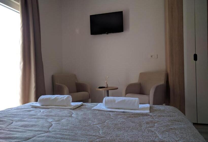 اتاق لوکس با بالکن, Vesna