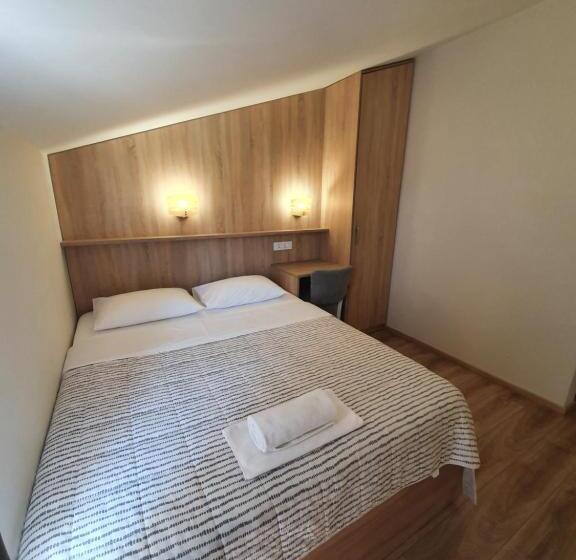 اتاق استاندارد یک تخته با بالکن, Vesna