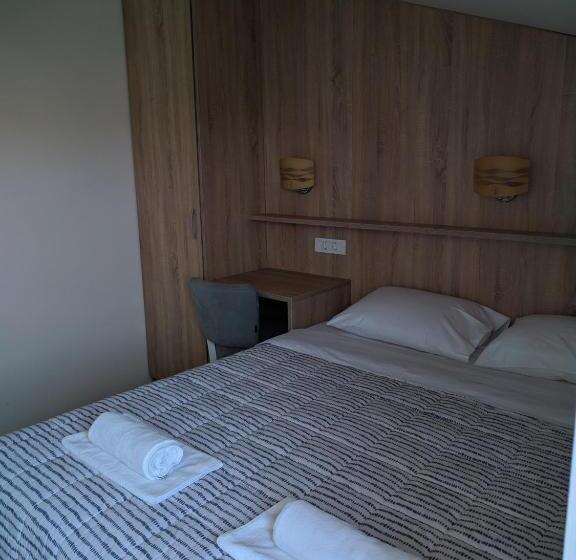 اتاق استاندارد با بالکن, Vesna