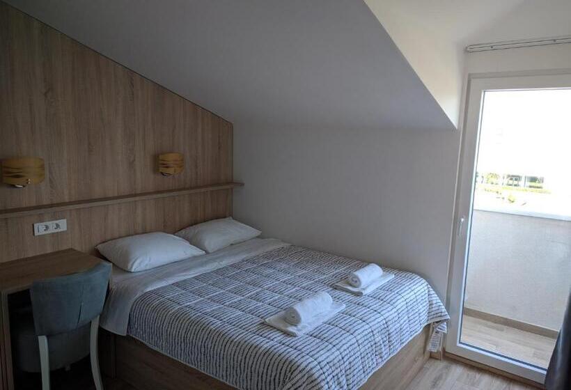 اتاق استاندارد با بالکن, Vesna