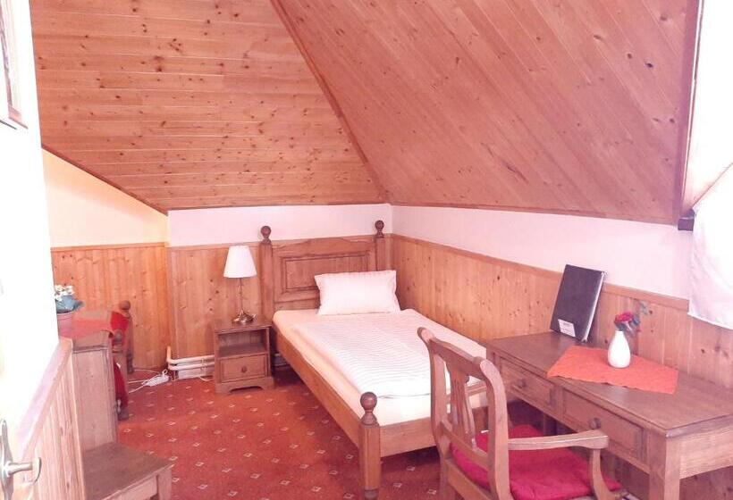 غرفة قياسية ثلاثية, Garni Hotel Asas