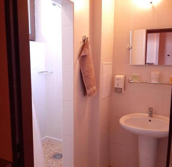 غرفة قياسية رباعية, Garni Hotel Asas