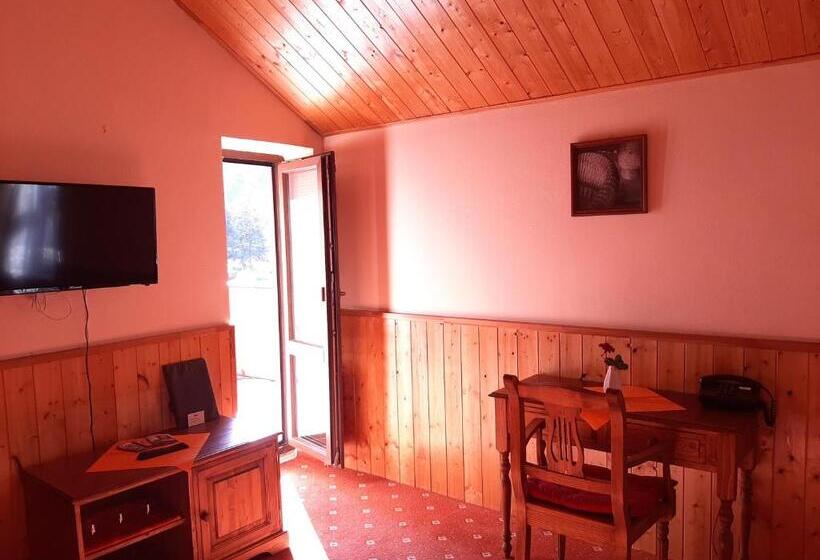 غرفة قياسية رباعية, Garni Hotel Asas