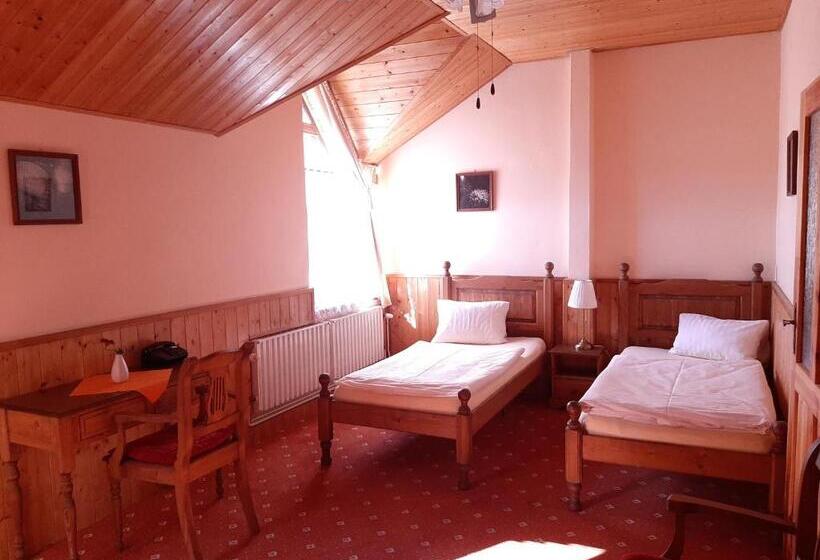 חדר סטנדרט לארבעה, Garni Hotel Asas