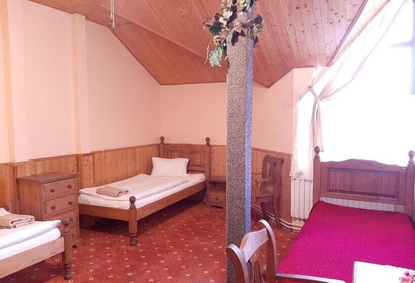 غرفة قياسية ثلاثية حمام مشترك, Garni Hotel Asas