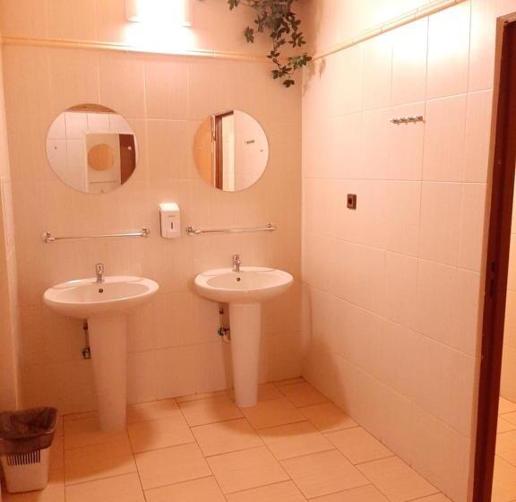 غرفة قياسية ثلاثية حمام مشترك, Garni Hotel Asas