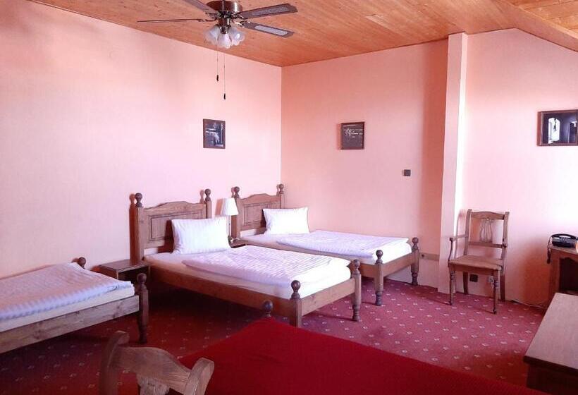 غرفة قياسية رباعية, Garni Hotel Asas