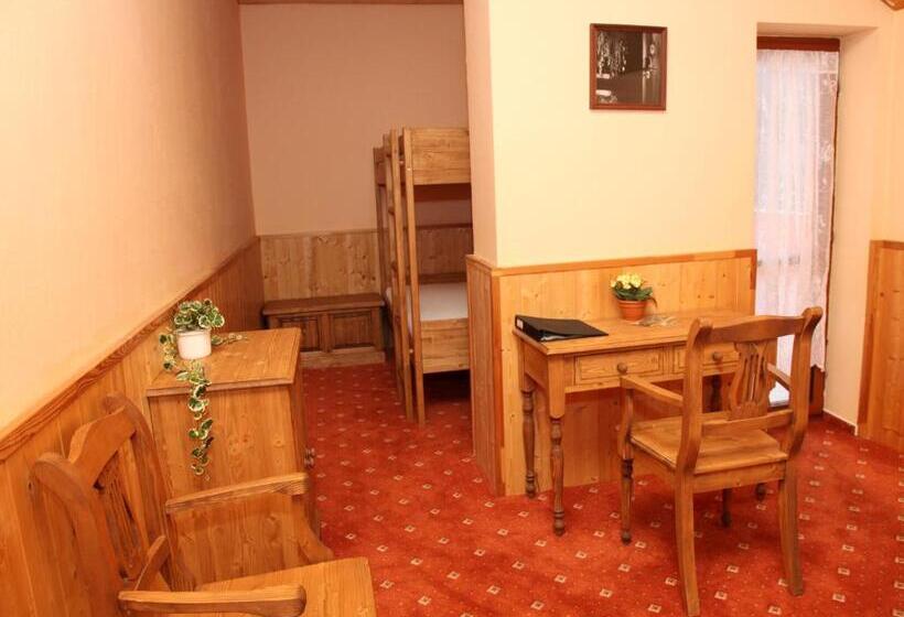 غرفة قياسية رباعية, Garni Hotel Asas