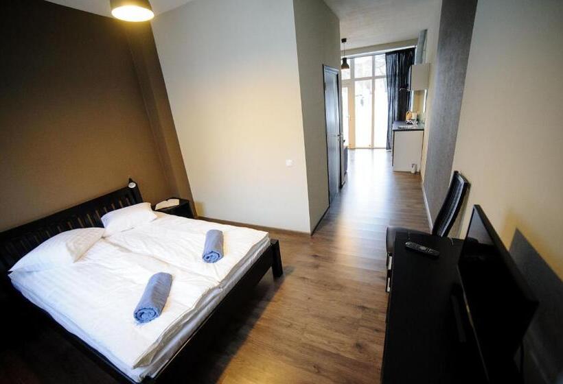 스탠다드 스튜디오, Glūdas Grava