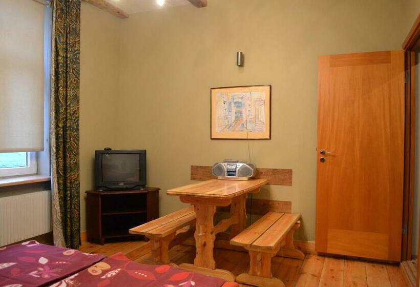 اتاق استاندارد, Otrā Elpa