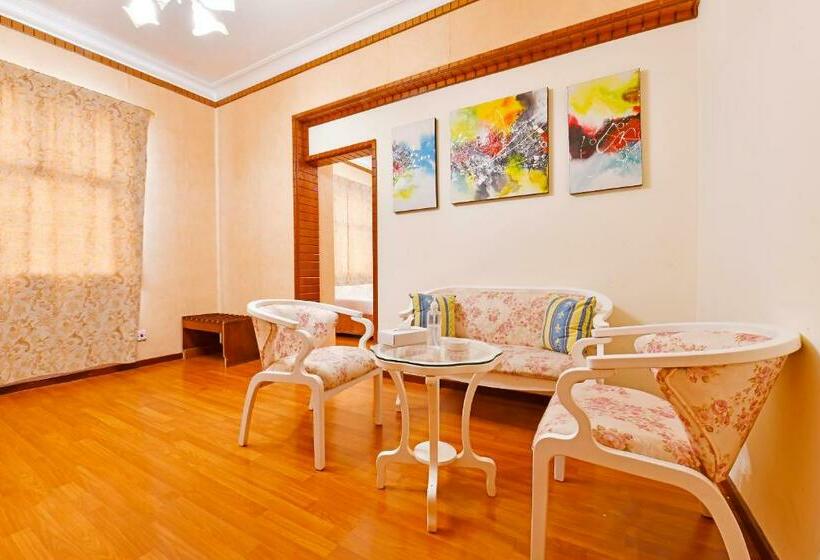 اتاق استاندارد یک نفره, Capital O 125 Moon Plaza