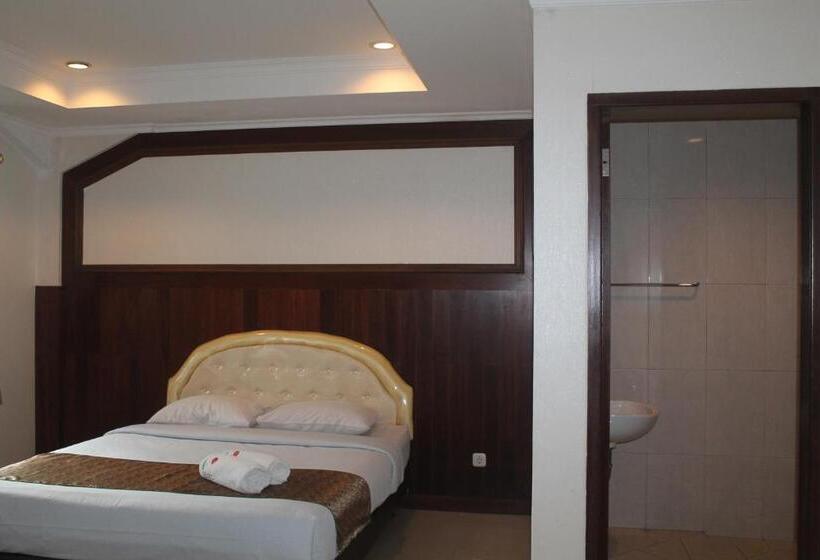 Номер Deluxe, New Green Sentul Resort