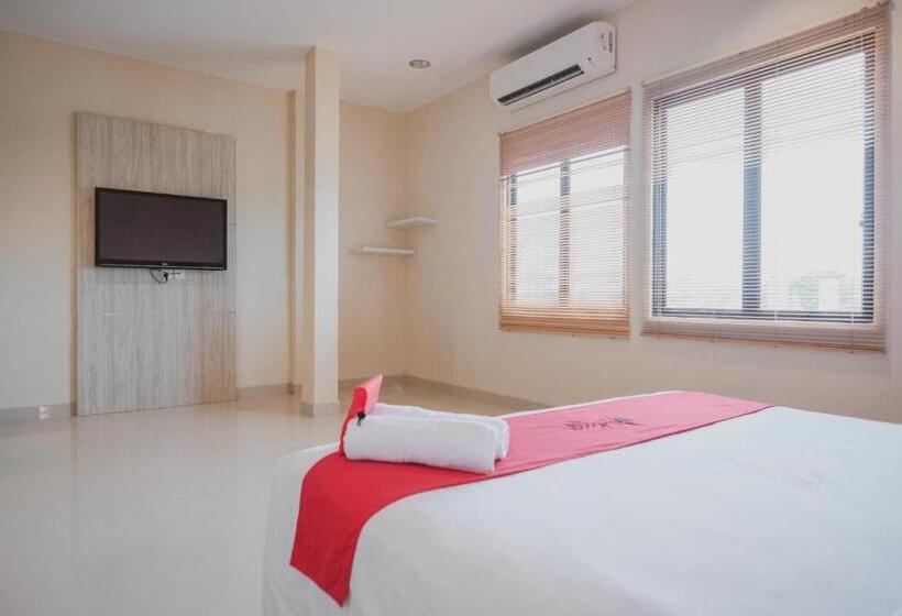 Номер Стандарт, Reddoorz Plus Near Ferry Terminal Batam Center