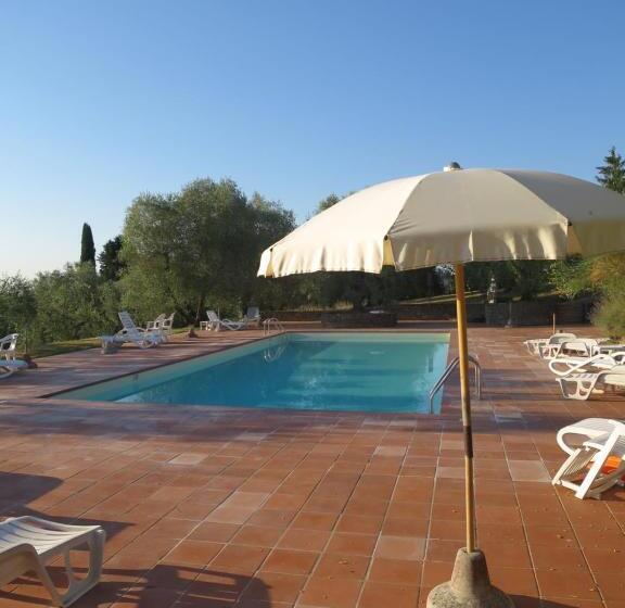 استودیوی استاندارد, Borgo La Torre Alle Tolfe
