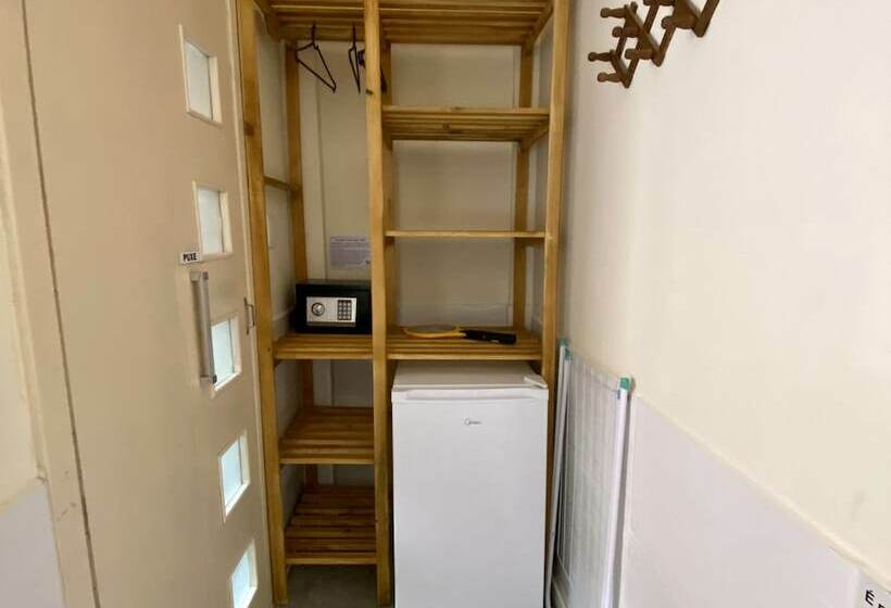 חדר סטנדרט לשלושה, Suíte Lázaro