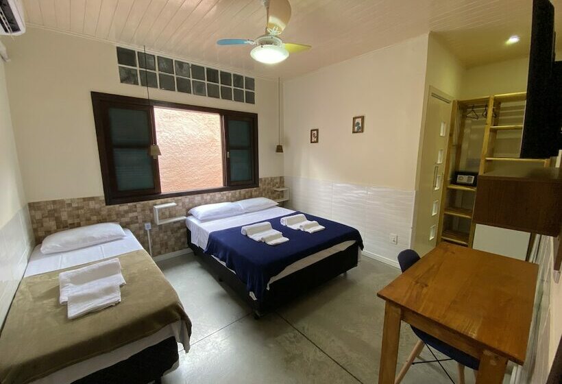 חדר סטנדרט לשלושה, Suíte Lázaro