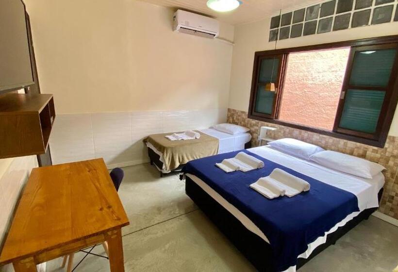 חדר סטנדרט לשלושה, Suíte Lázaro