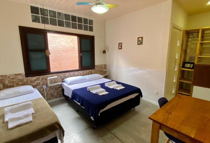 חדר סטנדרט לשלושה, Suíte Lázaro