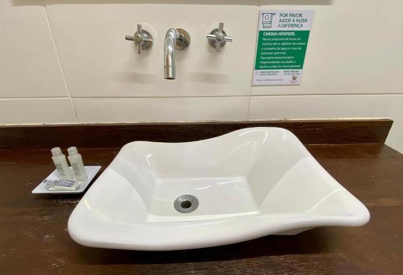 חדר סטנדרט לשלושה, Suíte Lázaro