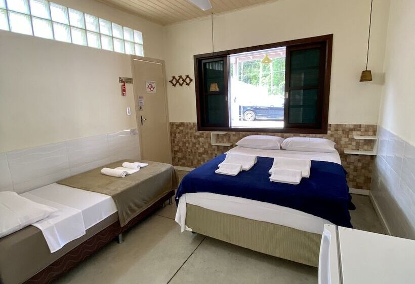 חדר סטנדרט לשלושה, Suíte Lázaro