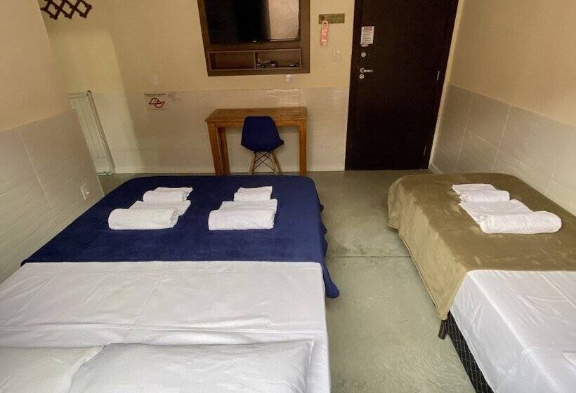 חדר סטנדרט לשלושה, Suíte Lázaro