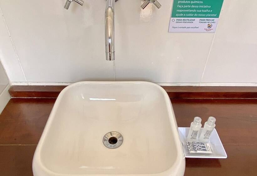 חדר סטנדרט לשלושה, Suíte Lázaro