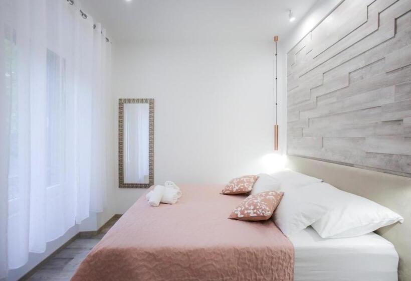 Studio Standard, The Suites At Central Split