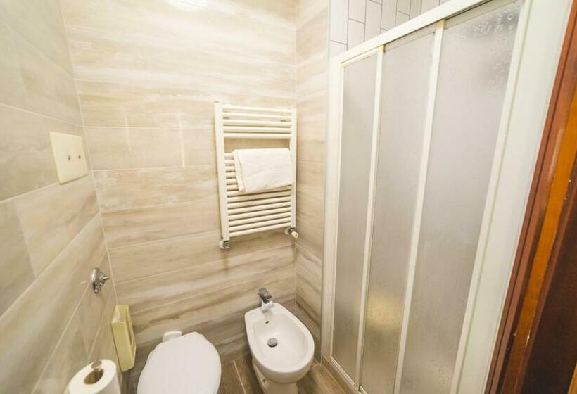 غرفة قياسية, Grand Prix