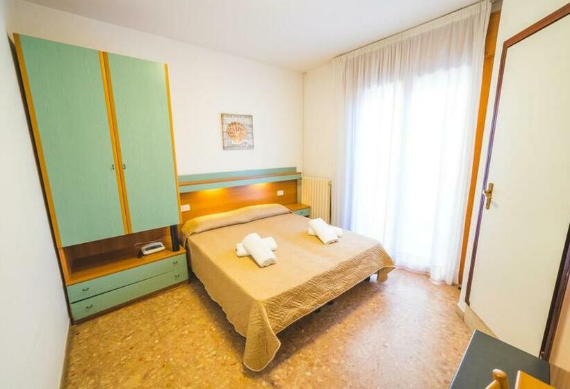 غرفة قياسية, Grand Prix