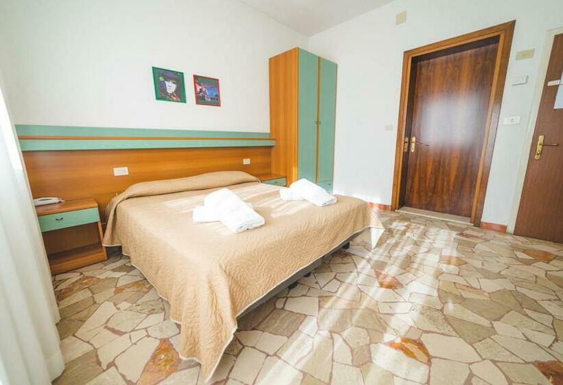 غرفة قياسية, Grand Prix