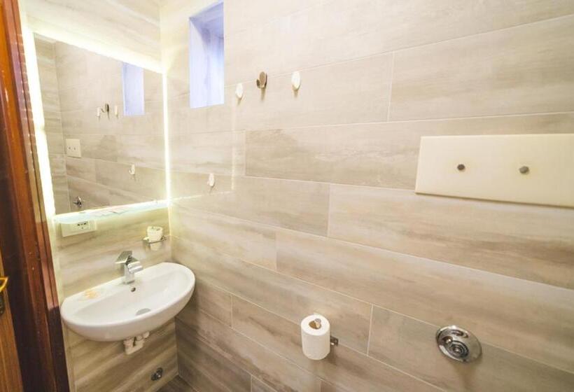 غرفة قياسية, Grand Prix