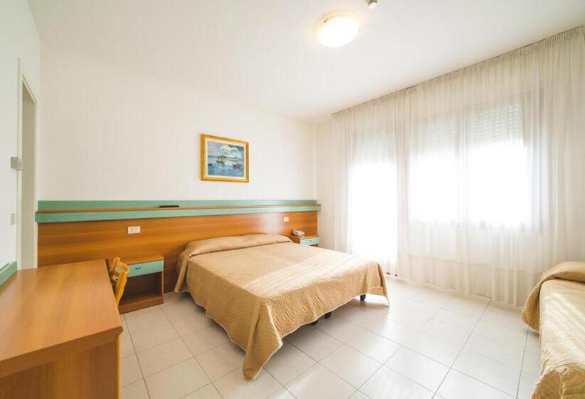 غرفة قياسية ثلاثية, Grand Prix