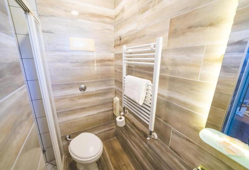 غرفة إقتصادية, Grand Prix