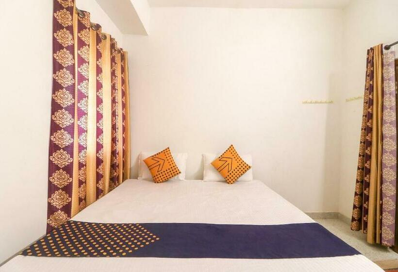 スタンダードトリプルルーム, Spot On Hotel Om Kanha