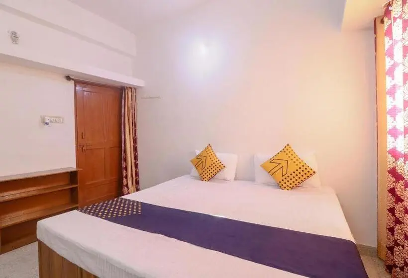 スタンダードトリプルルーム, Spot On Hotel Om Kanha