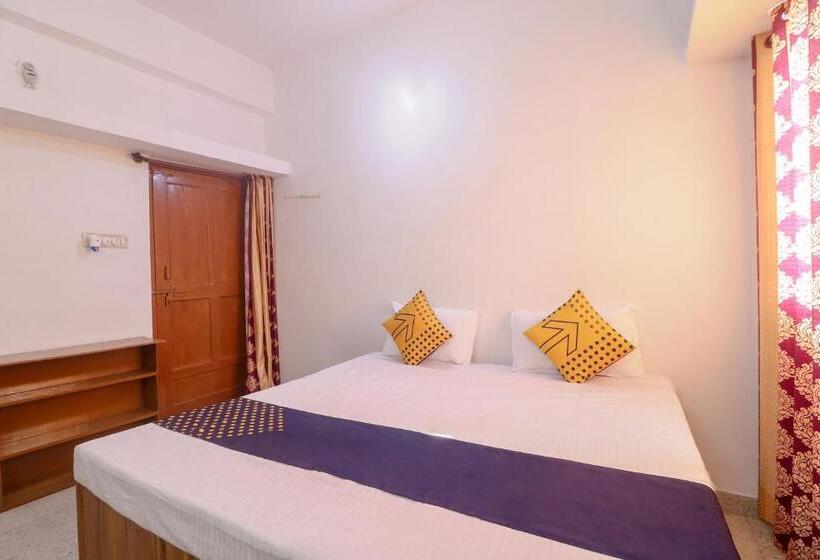 غرفة قياسية ثلاثية, Spot On Hotel Om Kanha