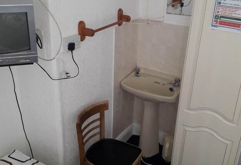 バス共有のスタンダードルーム, Belroy