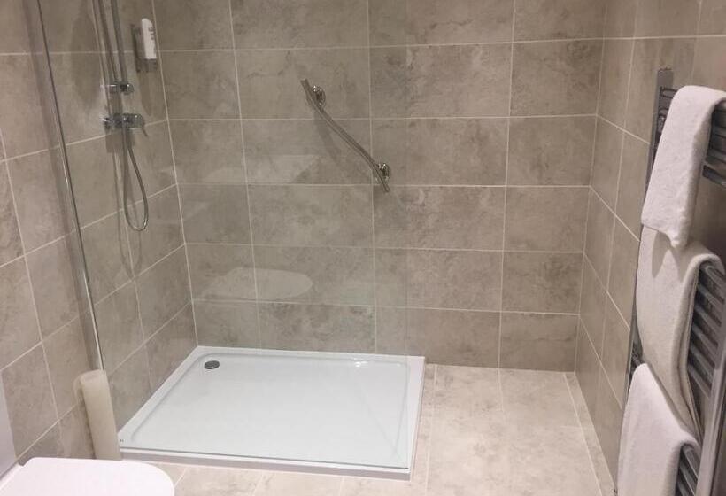 غرفة عائلية, Camelia