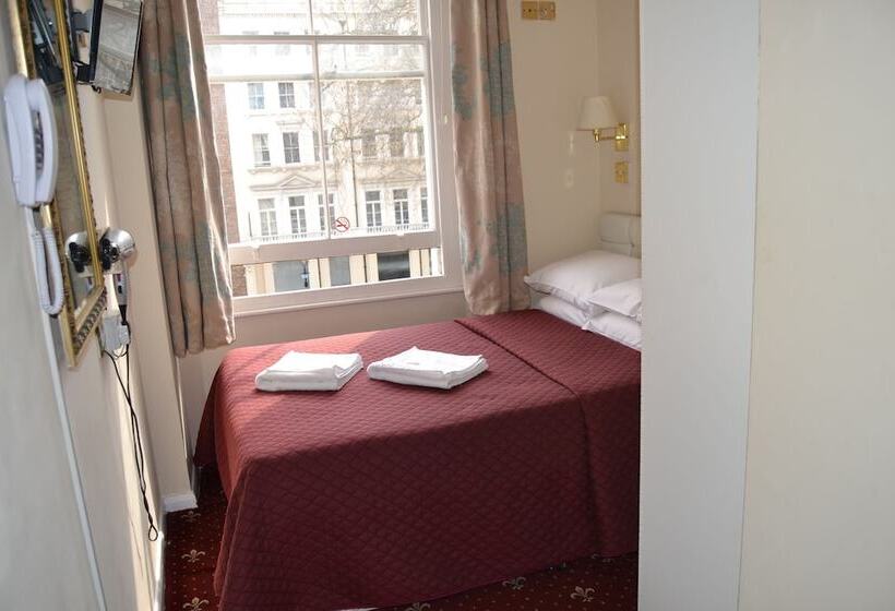 スタンダードルーム, Hyde Park Court