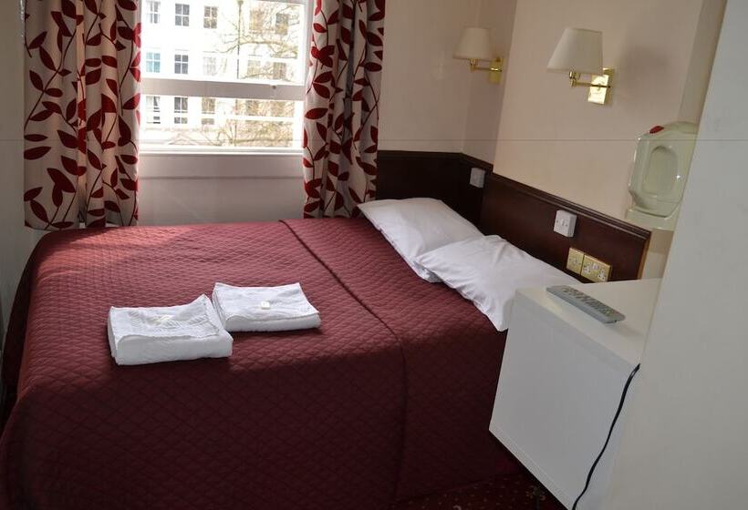 スタンダードルーム, Hyde Park Court